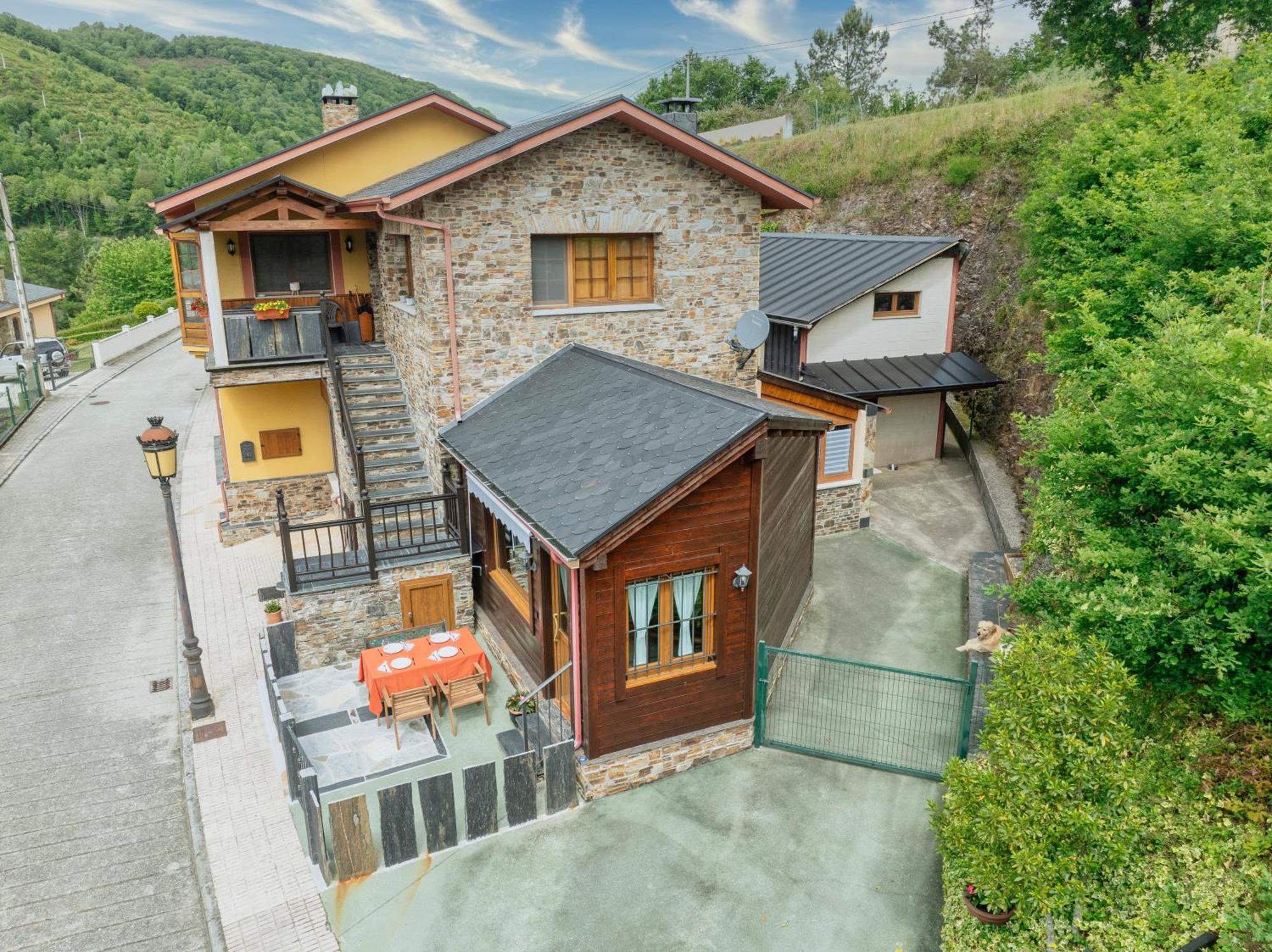 Apartamentos Rurales Tin Turismo 산타 율라리아 드 오스코스 외부 사진