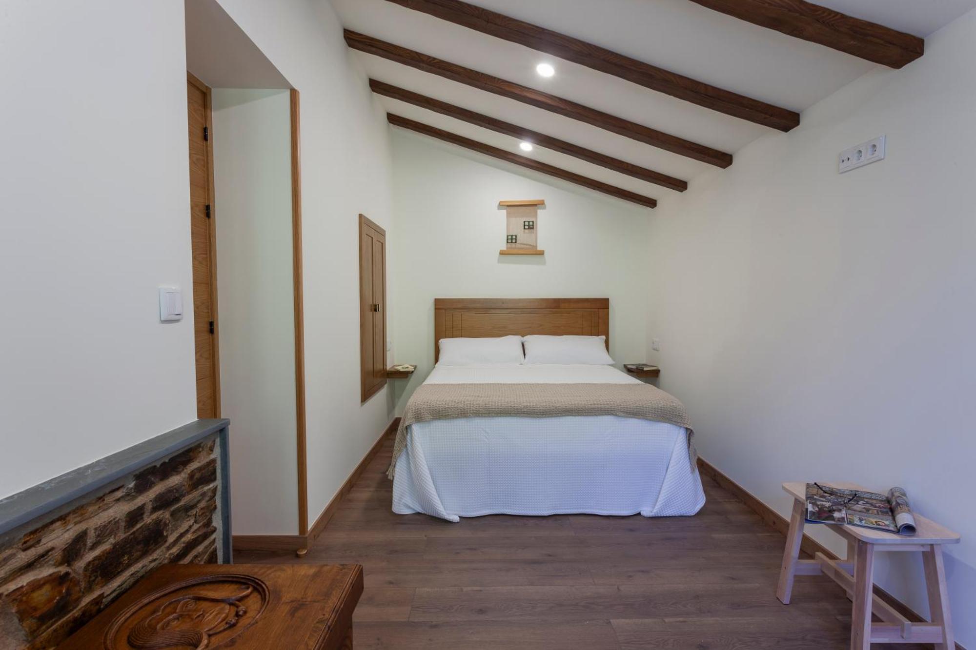 Apartamentos Rurales Tin Turismo 산타 율라리아 드 오스코스 외부 사진