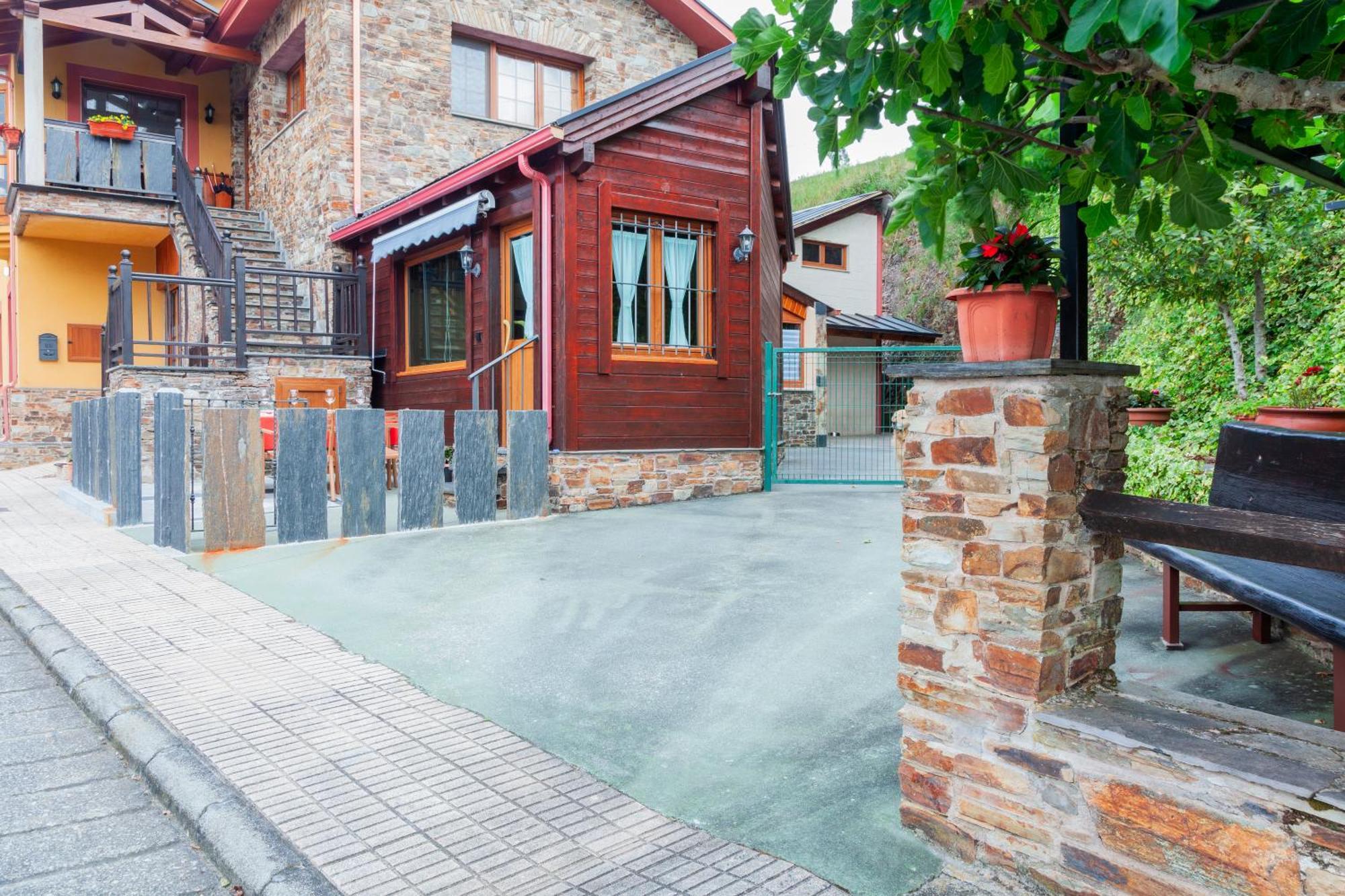 Apartamentos Rurales Tin Turismo 산타 율라리아 드 오스코스 외부 사진