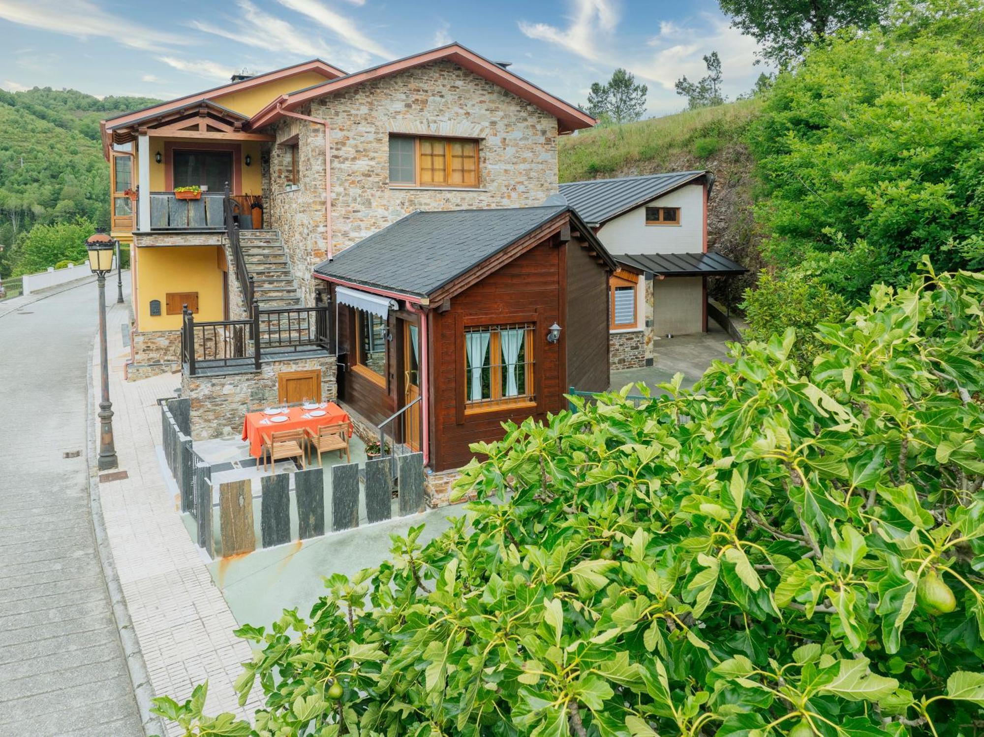 Apartamentos Rurales Tin Turismo 산타 율라리아 드 오스코스 외부 사진