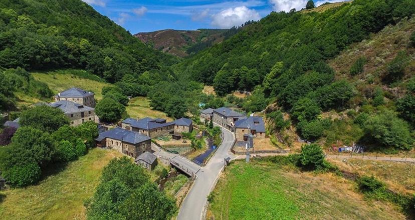 Apartamentos Rurales Tin Turismo 산타 율라리아 드 오스코스 외부 사진