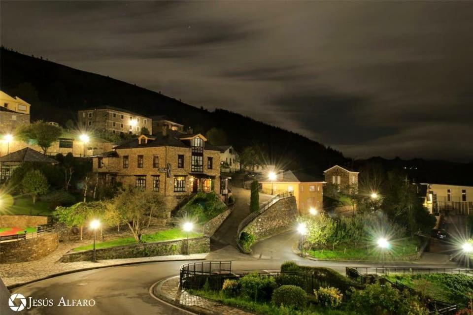 Apartamentos Rurales Tin Turismo 산타 율라리아 드 오스코스 외부 사진